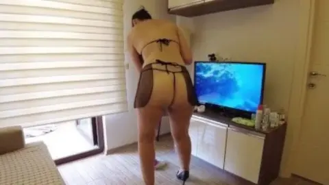 Kız yerine büyük götlü travestiyle takılan zengin herif